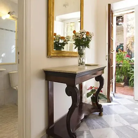 Apartmán Palazzo Dalbis In Pieno Centro Per 8 Persone