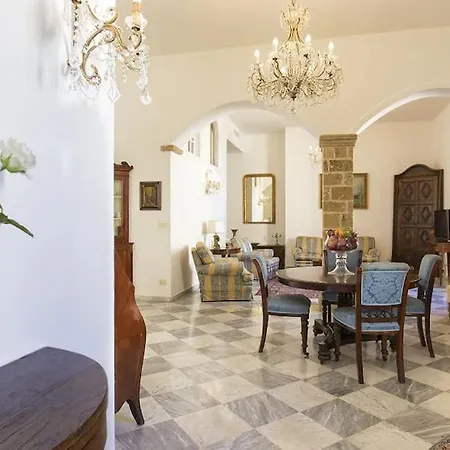 Palazzo Dalbis In Pieno Centro Per 8 Persone Apartman Alghero