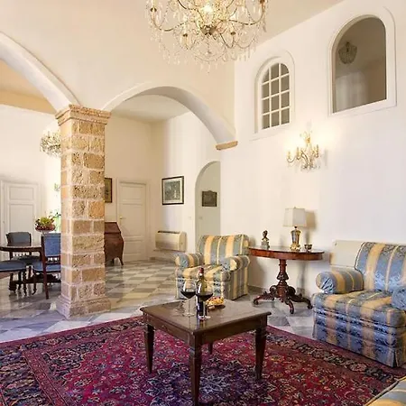 Palazzo Dalbis In Pieno Centro Per 8 Persone Apartman