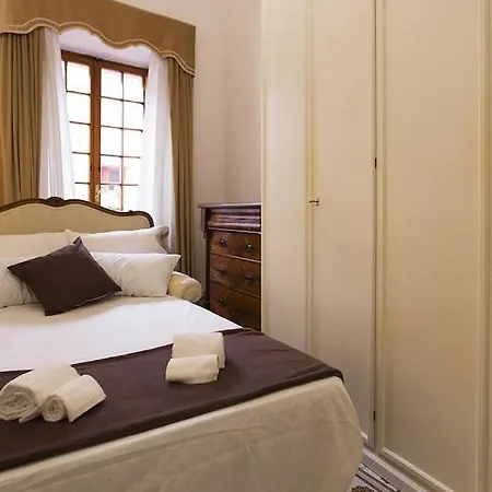 Palazzo Dalbis In Pieno Centro Per 8 Persone