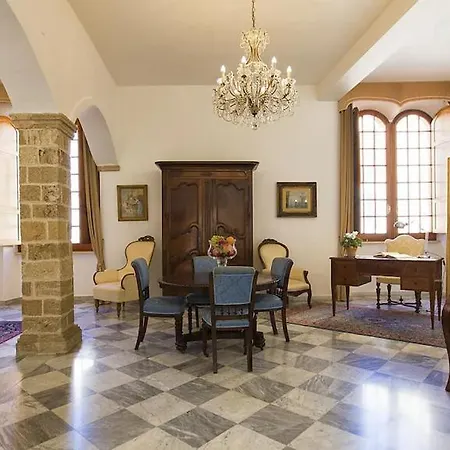 Palazzo Dalbis In Pieno Centro Per 8 Persone Apartmán