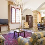 Palazzo Albis In Pieno Centro Per 8 Persone