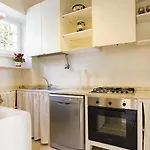 Palazzo Albis In Pieno Centro Per 8 Persone Apartmán