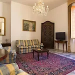 Apartmán Palazzo Albis In Pieno Centro Per 8 Persone