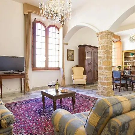 Palazzo Dalbis In Pieno Centro Per 8 Persone