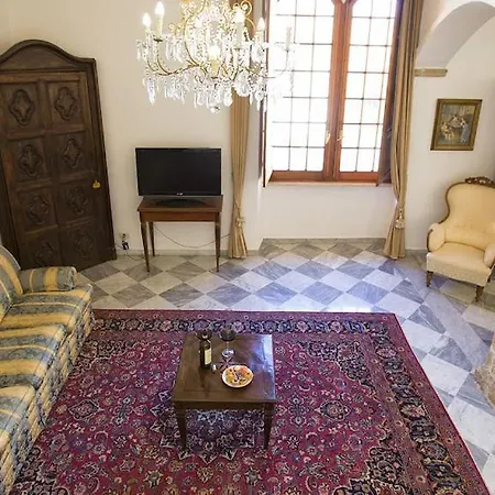 Palazzo Dalbis In Pieno Centro Per 8 Persone *