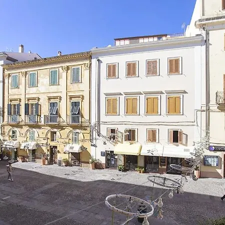 Palazzo Dalbis In Pieno Centro Per 8 Persone *