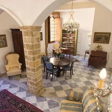 Palazzo Dalbis In Pieno Centro Per 8 Persone *